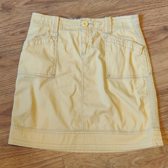 Aventura Dresses & Skirts - EUC 98% Organic cotton butter yellow pencil skirt